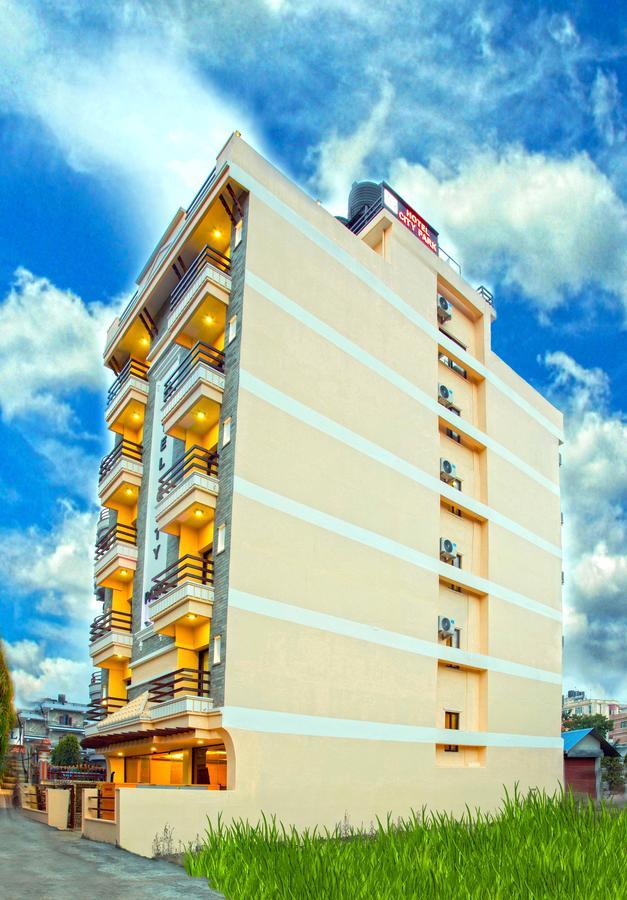 Hotel City Park Pokhara Extérieur photo