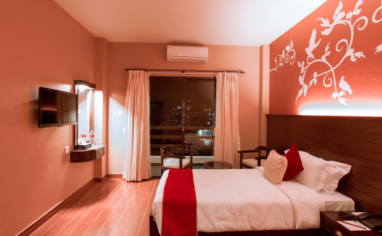 Hotel City Park Pokhara Extérieur photo