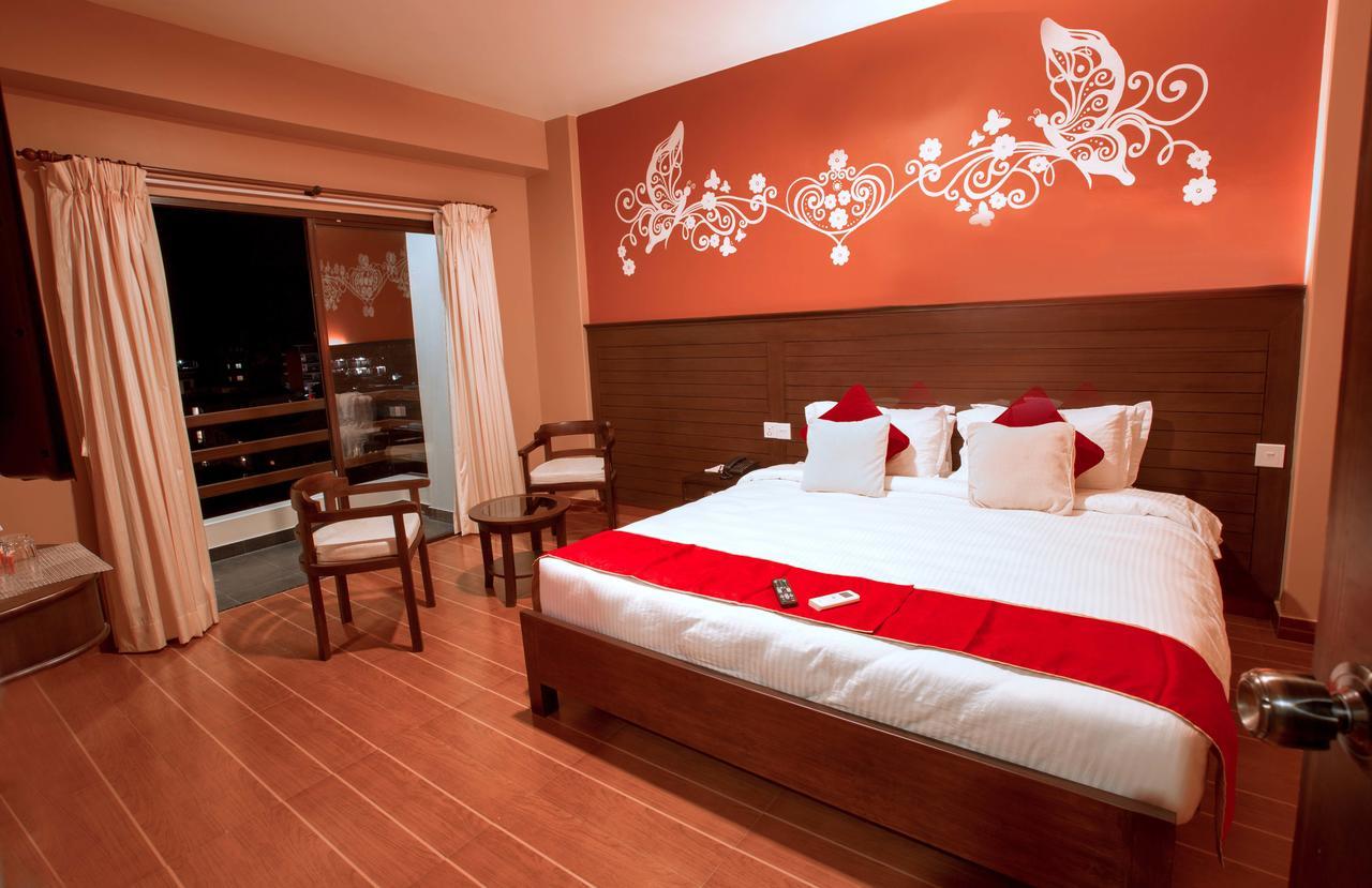Hotel City Park Pokhara Extérieur photo